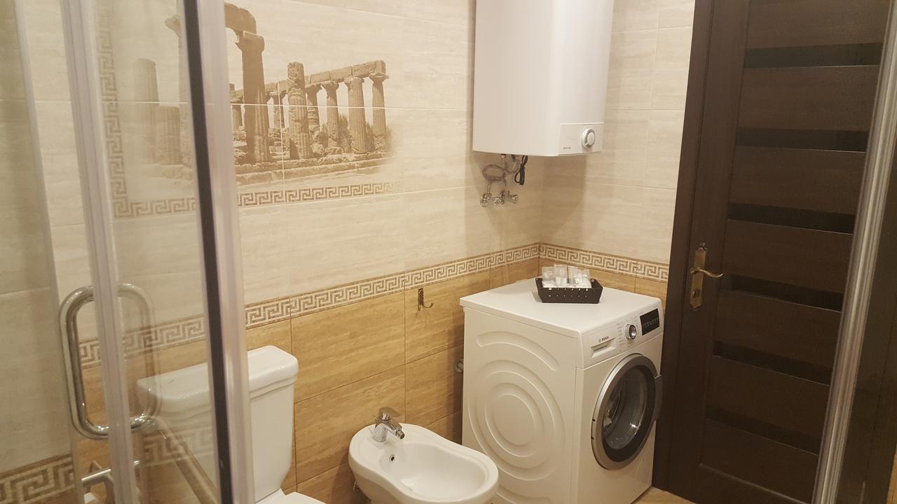 Mimino Apartment Deluxe First Line Batumi Eksteriør billede