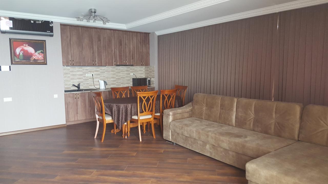 Mimino Apartment Deluxe First Line Batumi Eksteriør billede